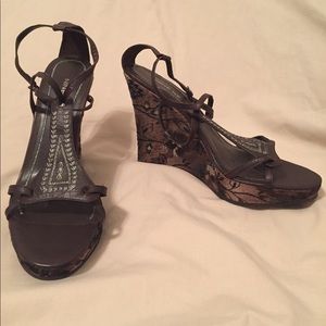 Nine West brown tapestry wedge sandals